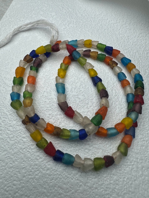 非洲老皮碎碎冰琉璃1条卡6mm100颗左右