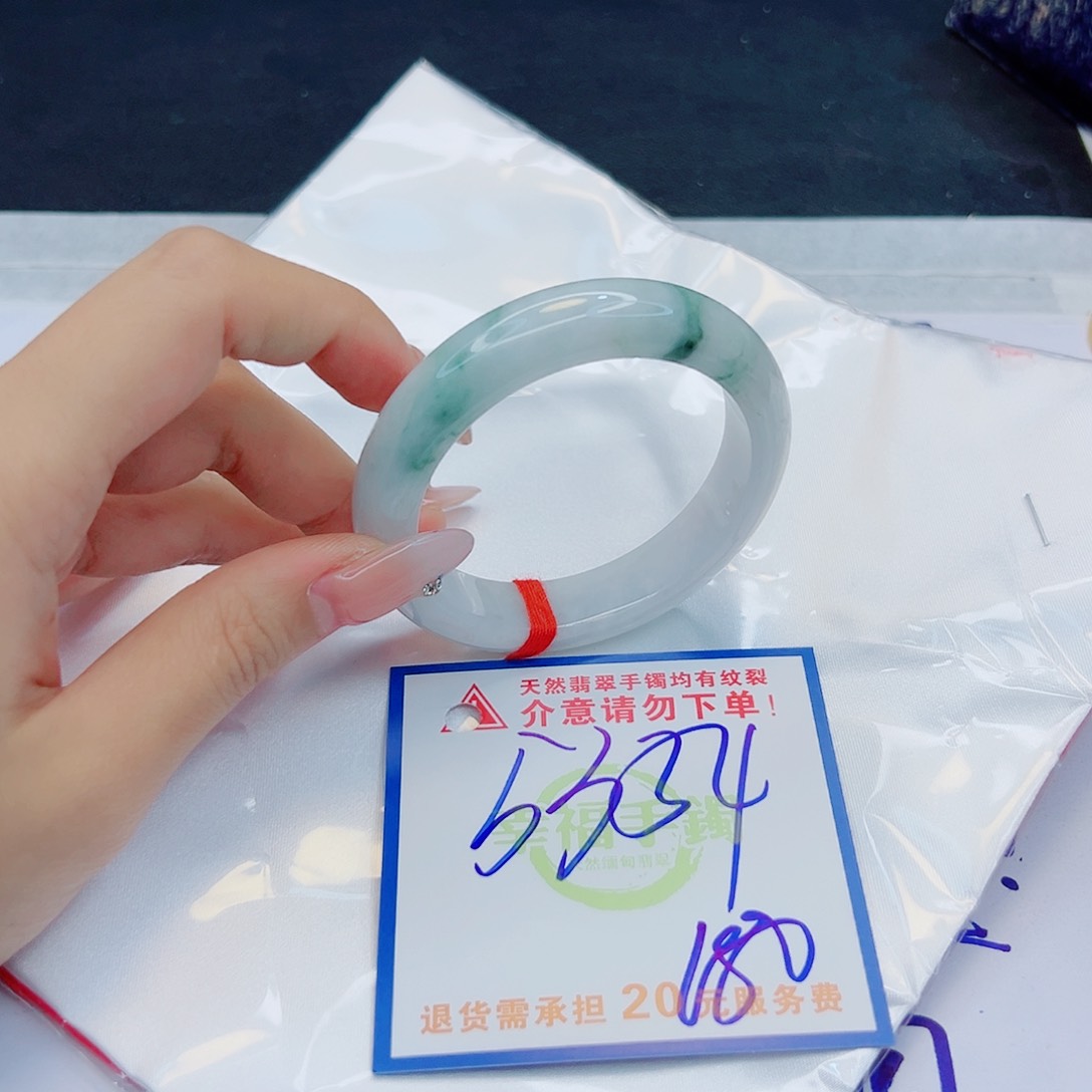 翡翠手镯未镶嵌1111111111111111