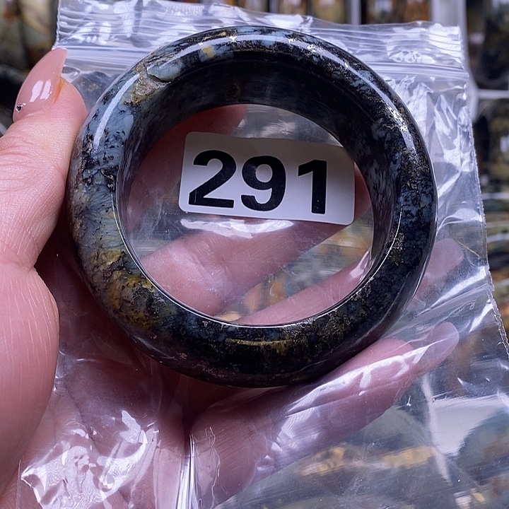 火***斯蛇纹石玉未镶嵌手镯