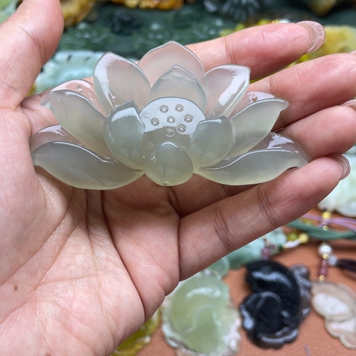 蛇纹石玉未镶嵌吊坠