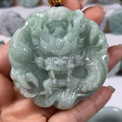 翡翠颈饰未镶嵌大龙行天下福利
