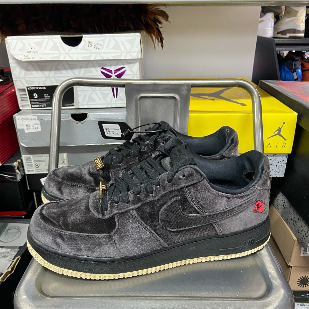 95新 MM6 44码 无原盒 Force 1 AF1 丝绒玫瑰 黑色 13674179