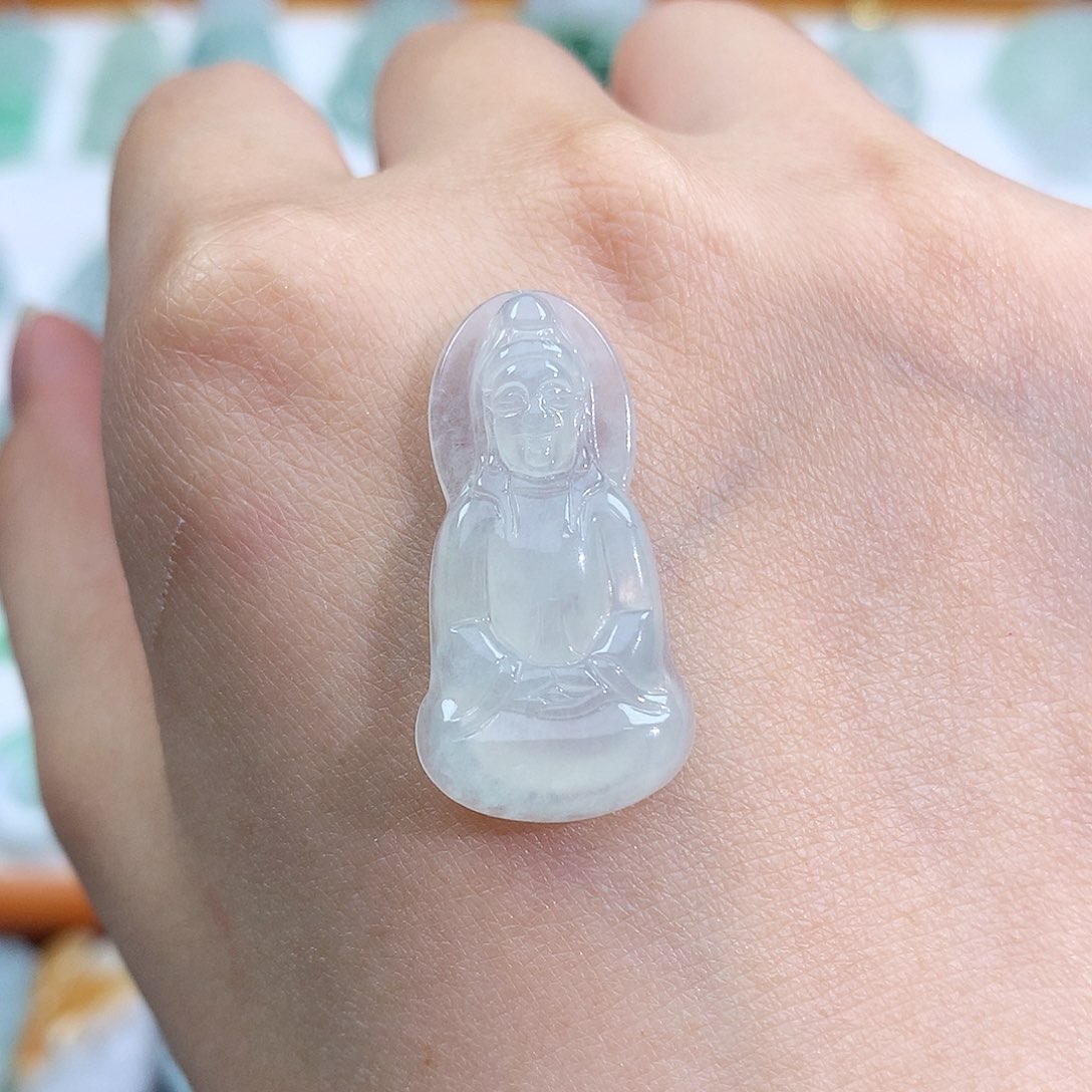 翡翠未镶嵌颈饰观音