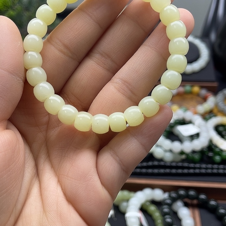 和田玉未镶嵌手串