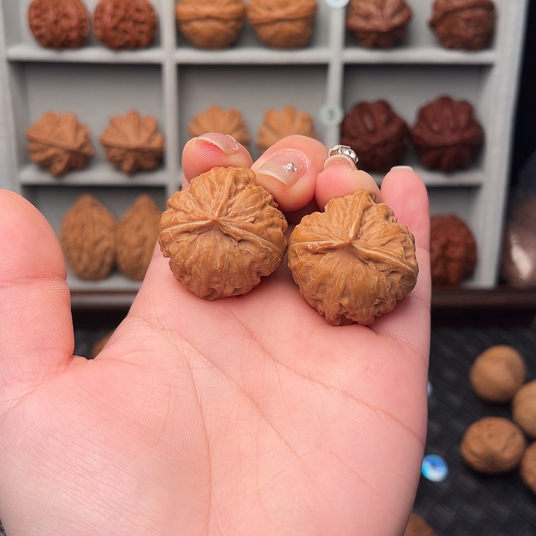 扎***7文玩核桃把件L三棱