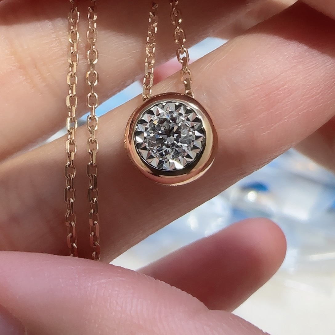 吊坠(不含链)18K金镶嵌天然钻石