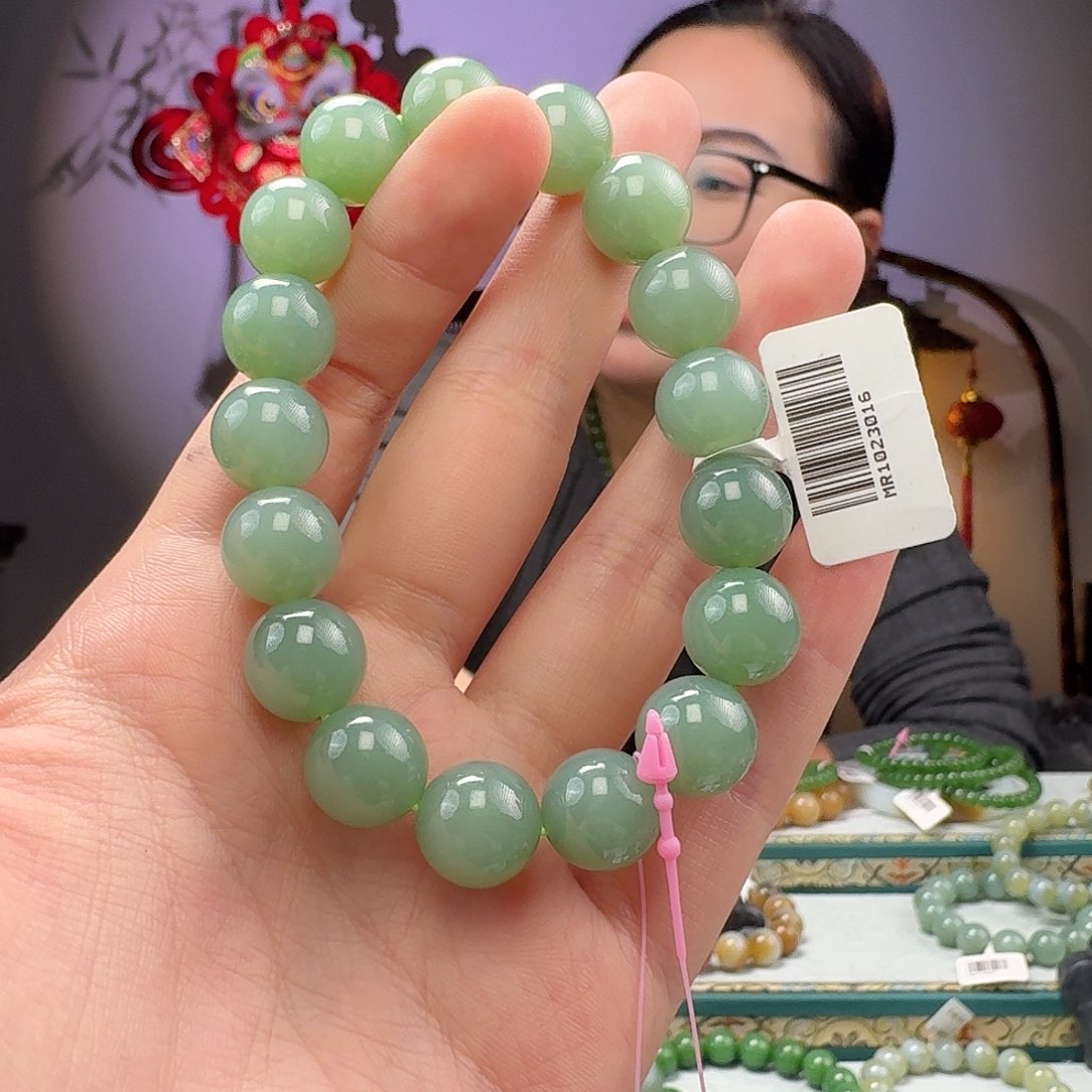 和田玉拍一发一未镶嵌