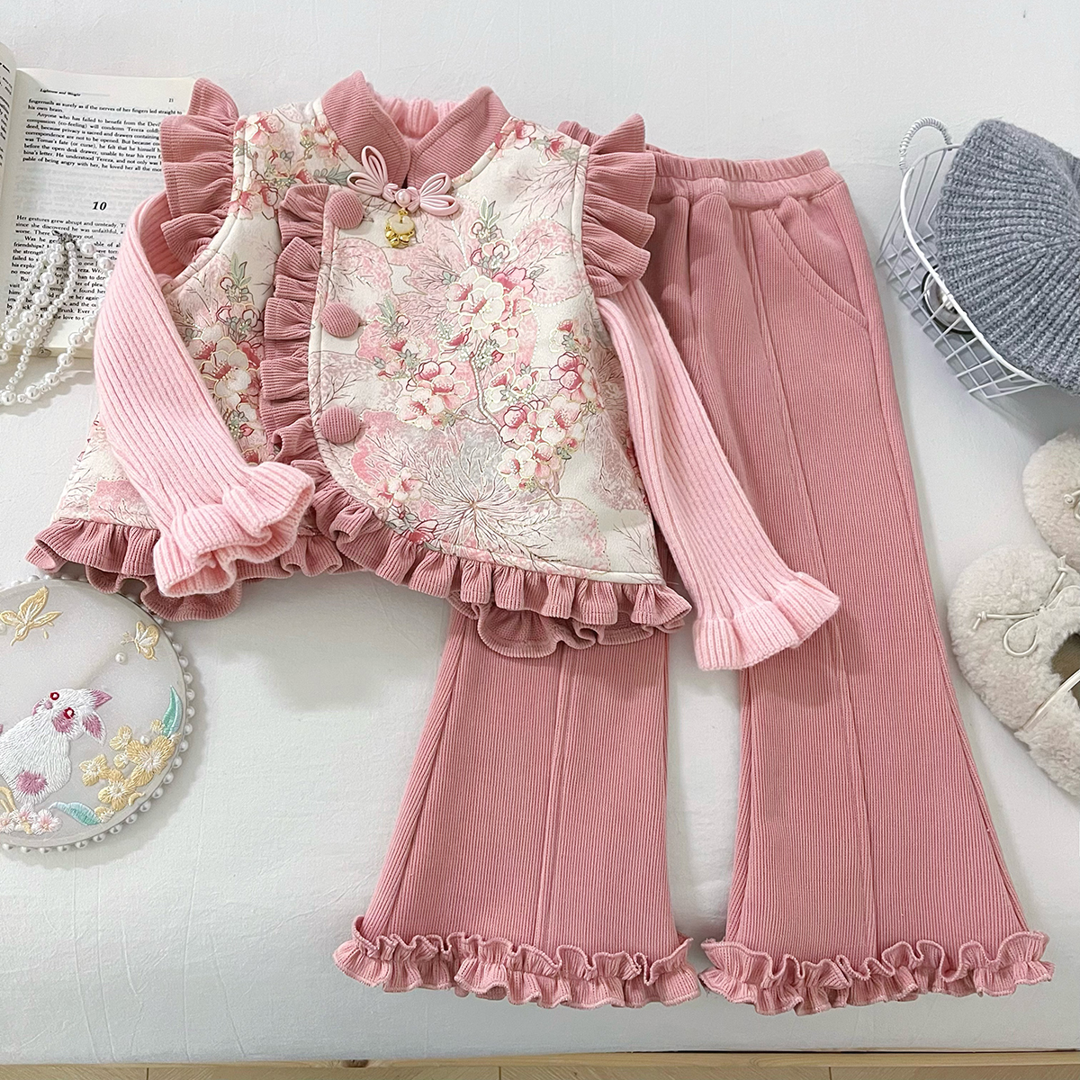 2025女童秋冬季新款设计感新中式国风马甲内搭长裤三件套D17706