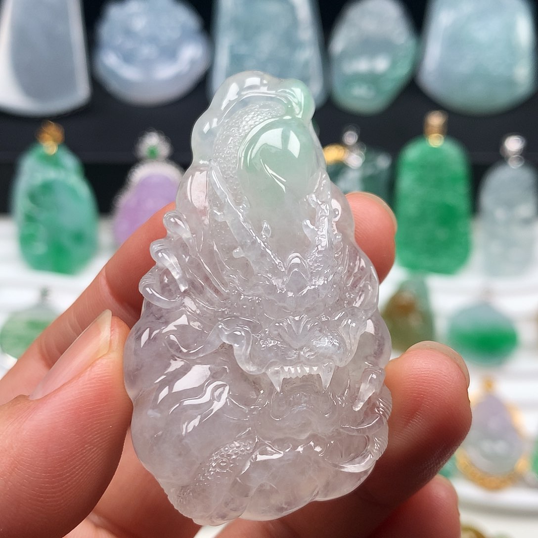 翡翠颈饰未镶嵌冰龙