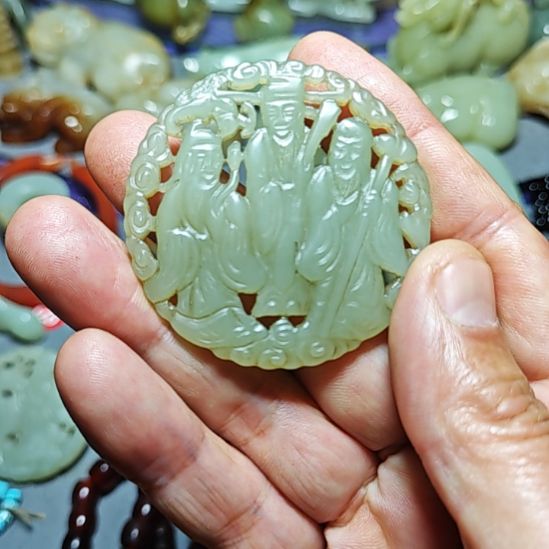 颈饰未镶嵌和田玉春**鸽