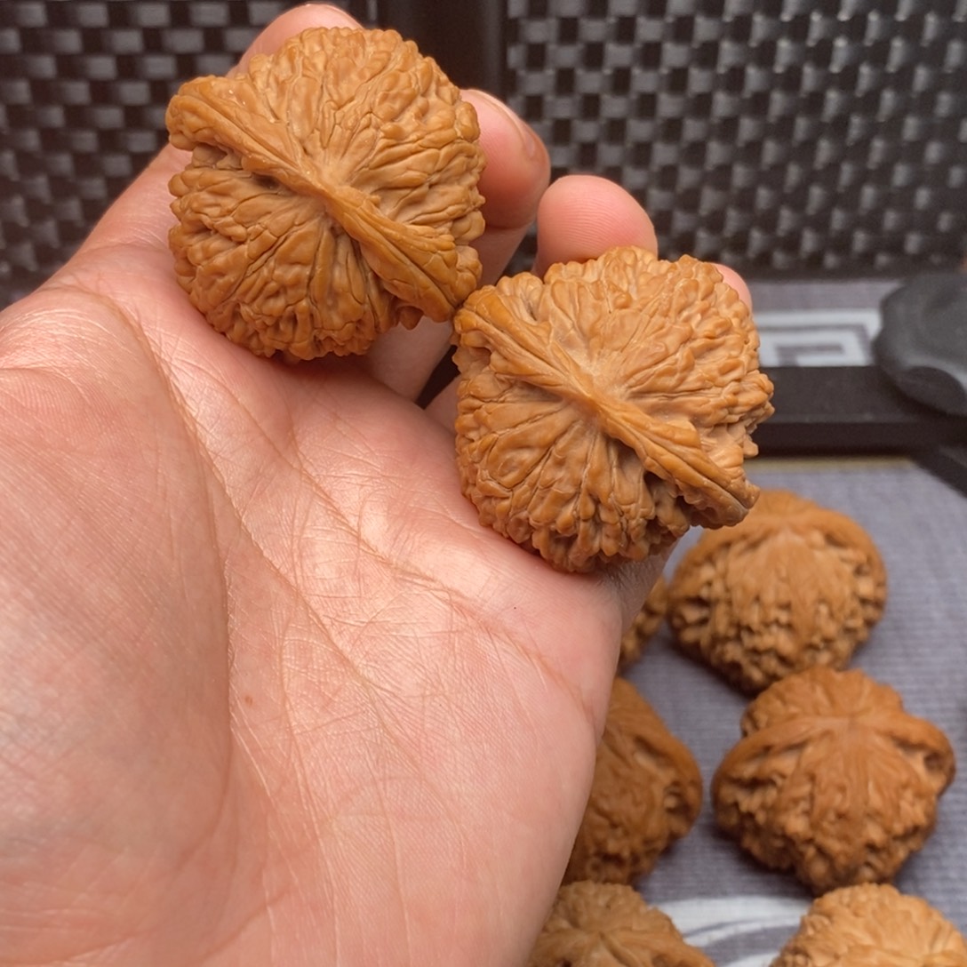 文玩核桃吊坠极品水龙纹精配43