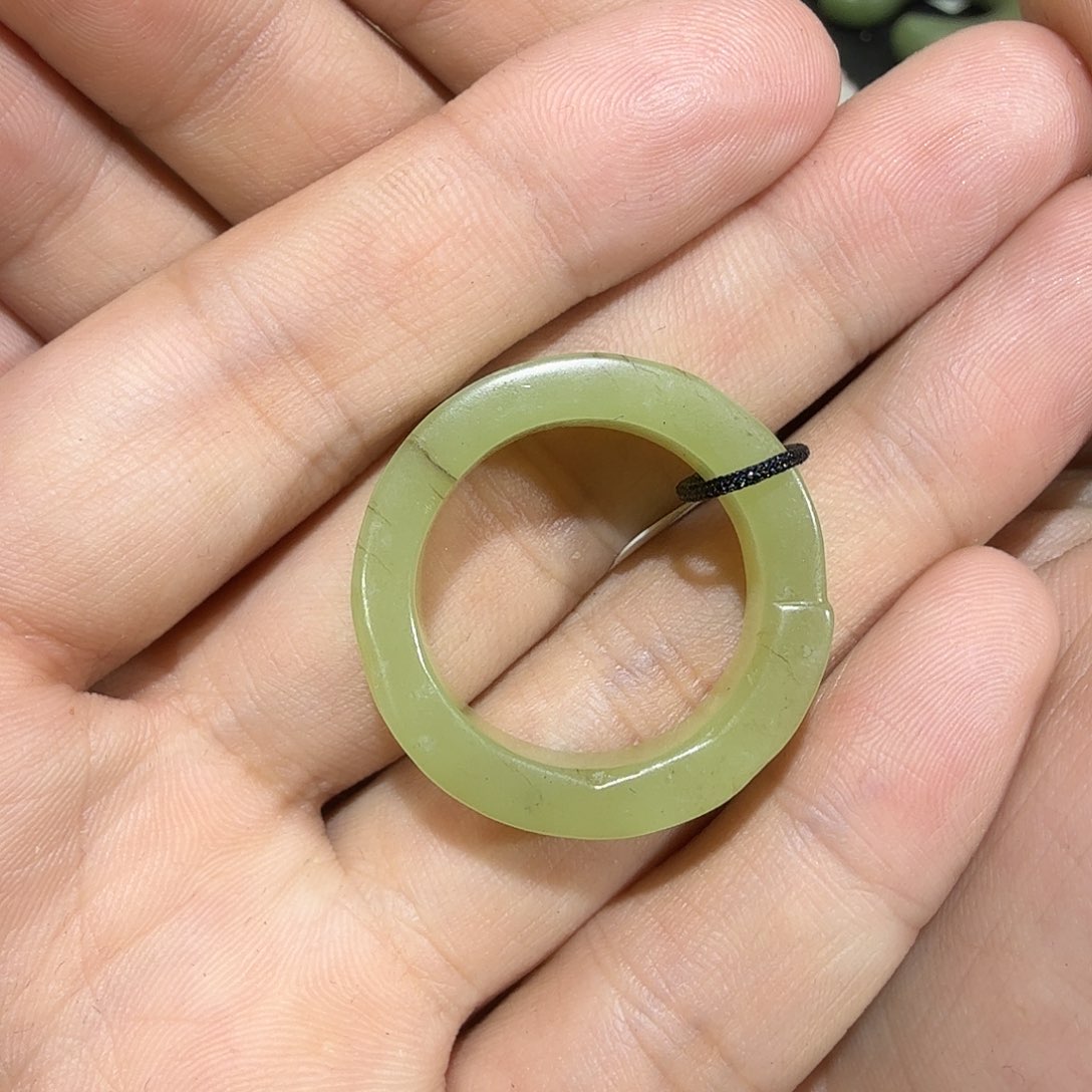 K***N和田玉未镶嵌挂件