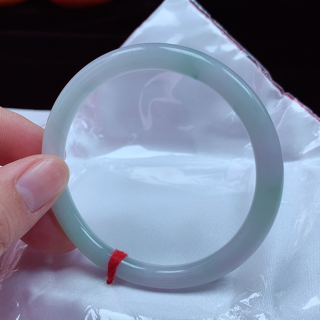 翡翠手镯未镶嵌59圈