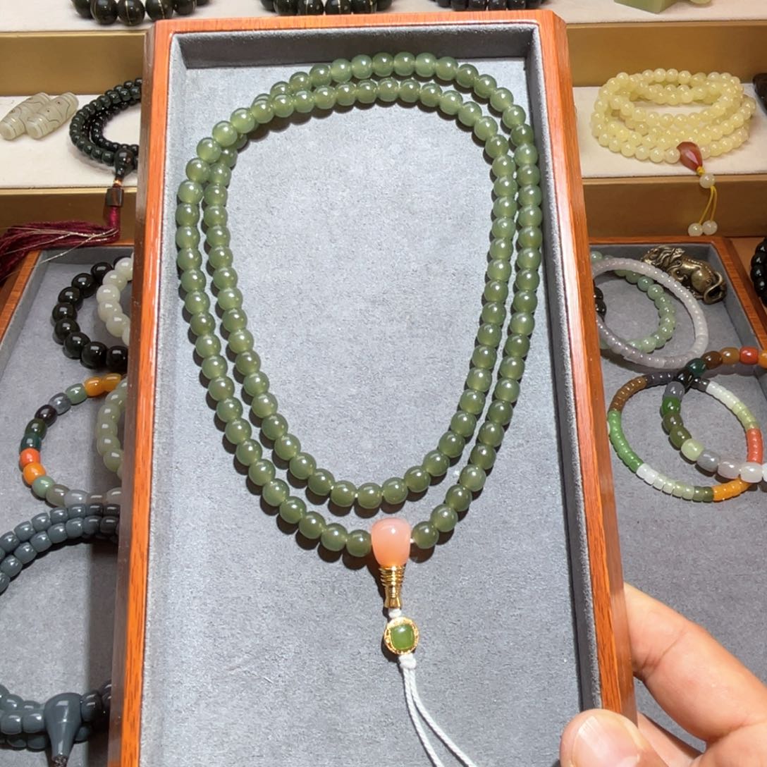 和田玉未镶嵌手串