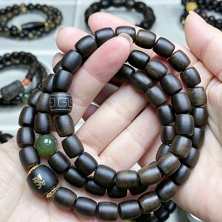 沉香手串舉越南芽庄白奇楠沉水料