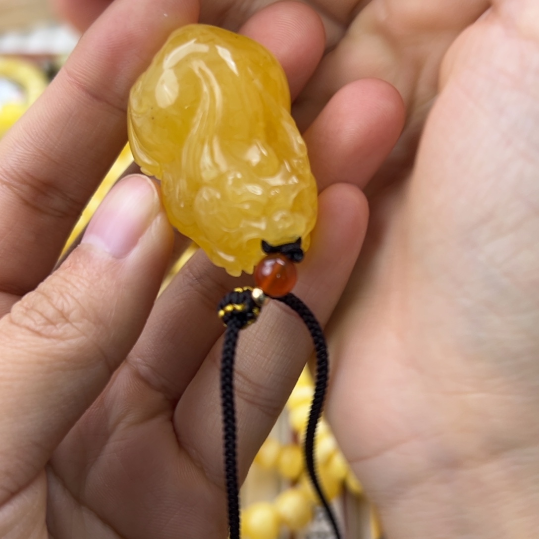 琥珀珠宝奇石未镶嵌