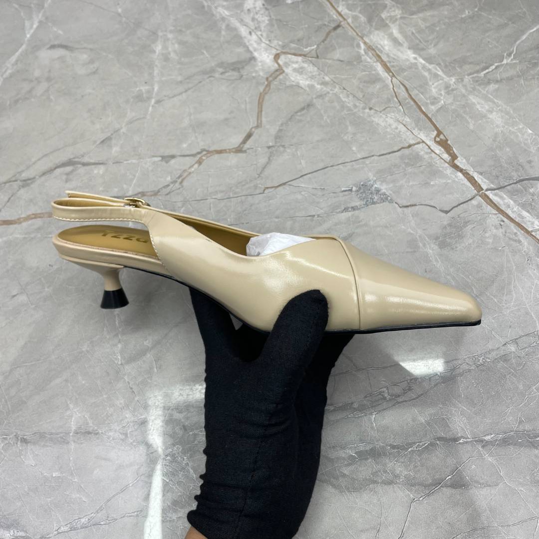 凉鞋女 (牛皮) E2860（孤品）e区34码38码