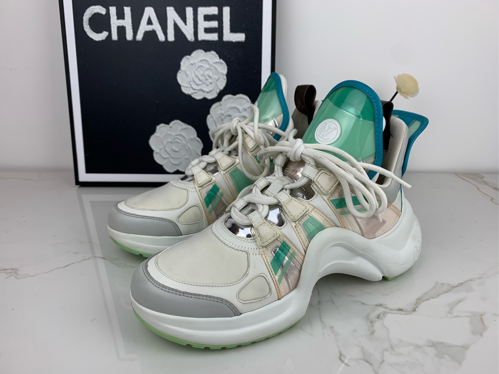 99新 LouisVuitton/路易威登 lv archlight拱桥白绿/jm00033