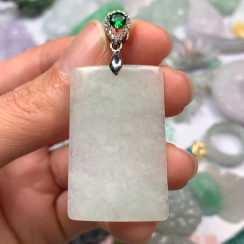 翡翠颈饰未镶嵌海**风