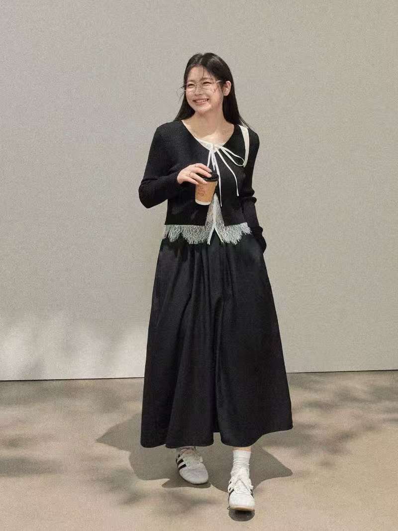 【世有锦瑟】微胖妹妹黑色学院感蕾丝拼接假两件上衣+半身裙两件套
