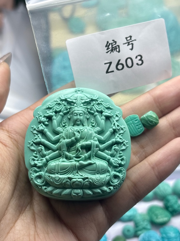 天然原矿绿松石雕刻