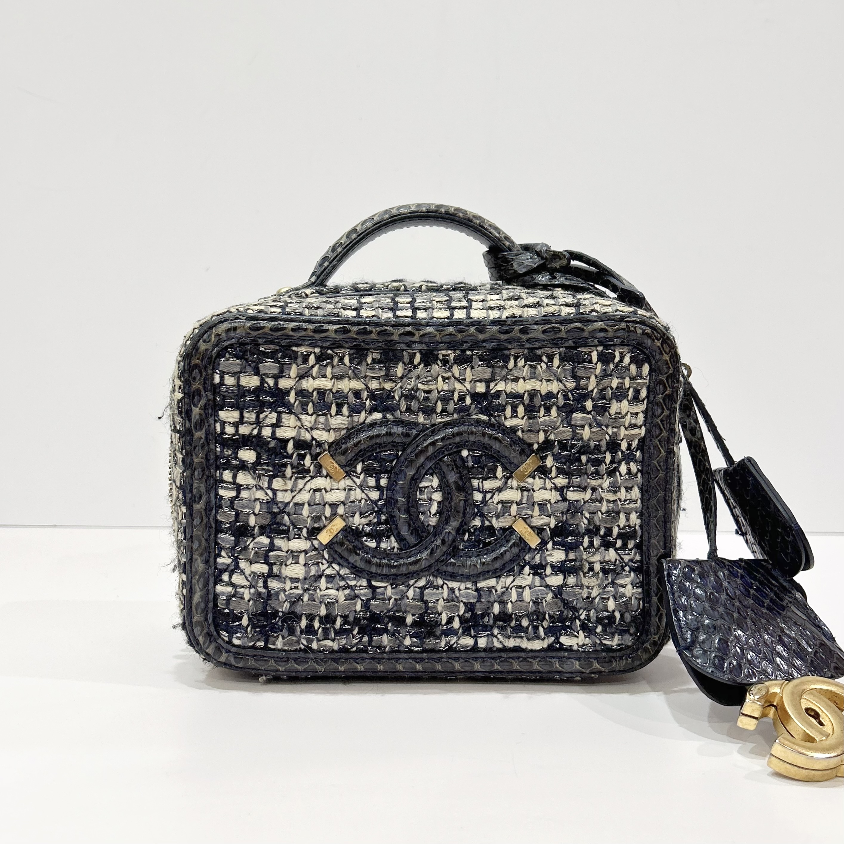 99新 Chanel/香奈儿 蓝总专场/毛呢拼蛇皮 mini 相机包 25开