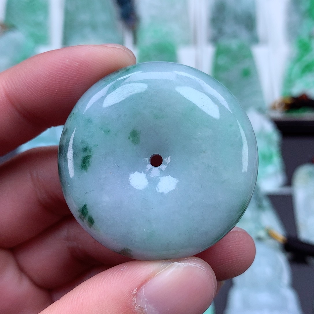 翡翠颈饰未镶嵌翡翠吊坠