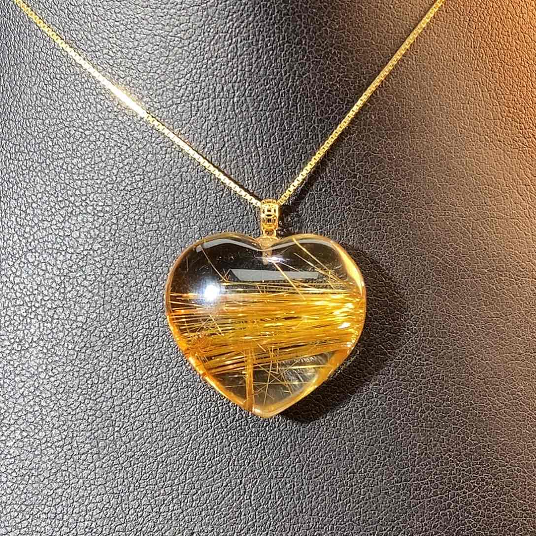 水晶颈饰18K金镶嵌天然净体钛晶爱心吊坠