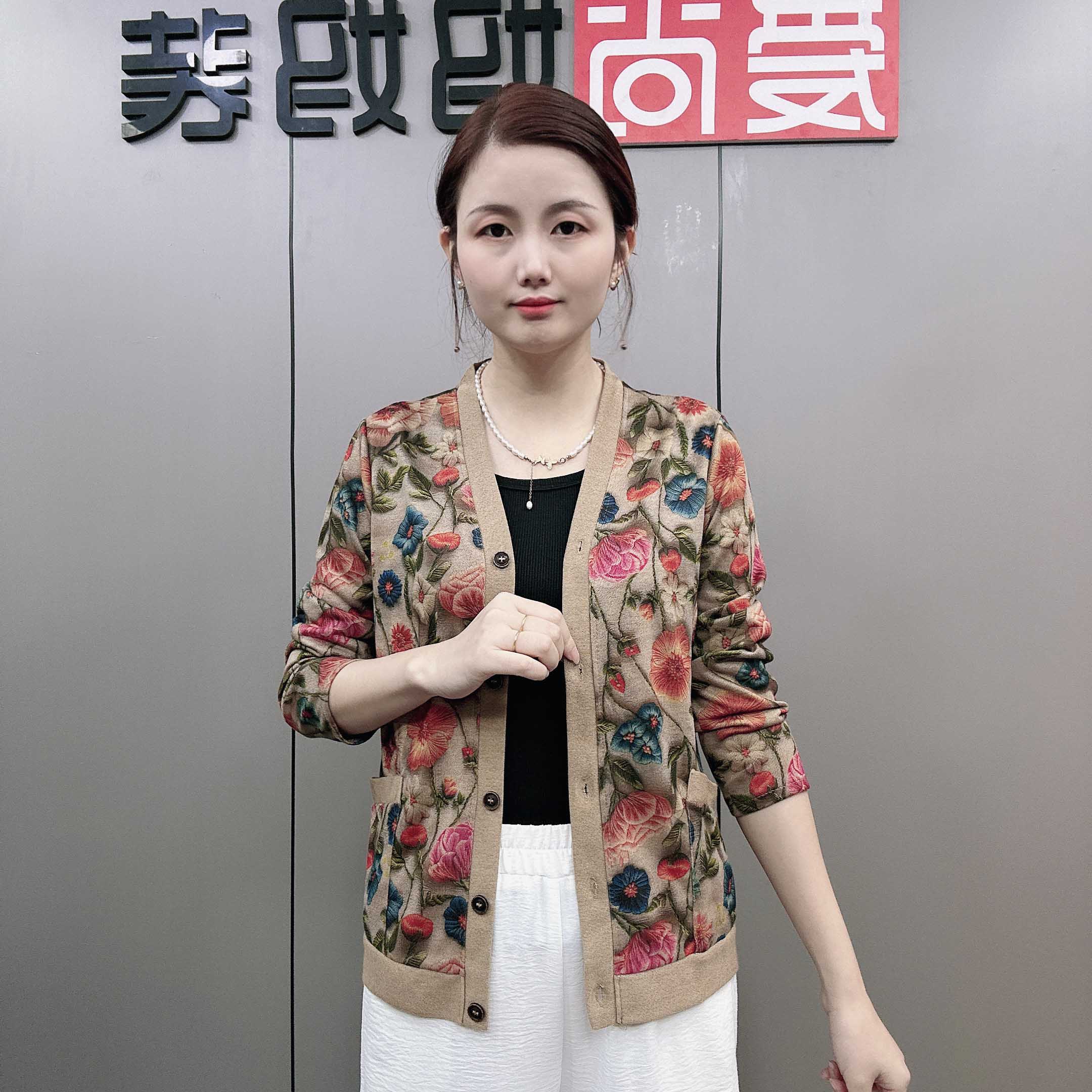 秋季开襟女单排扣百搭短外套保暖时尚休闲印花长袖开衫外套