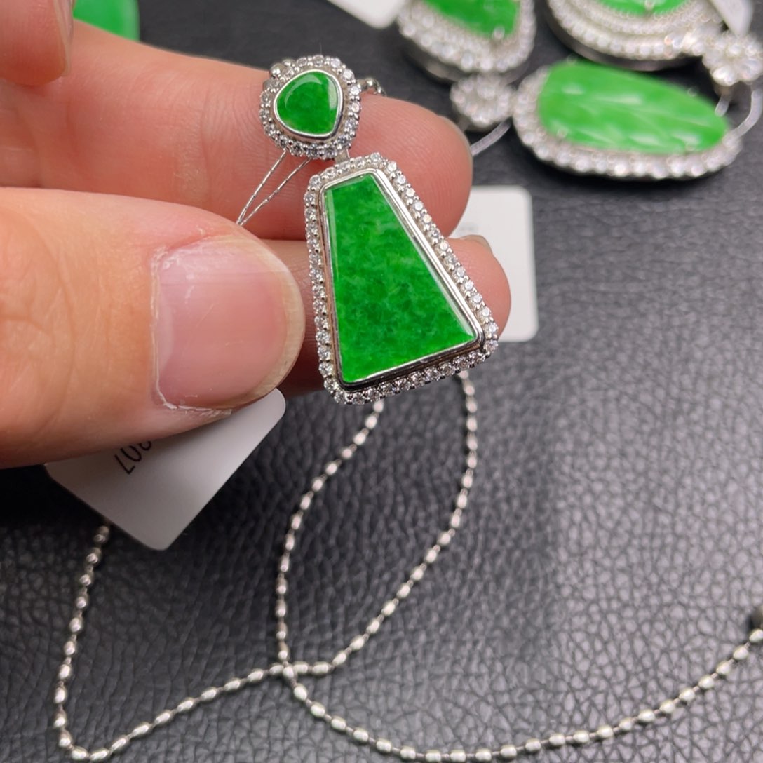 翡翠吊坠(不含链)银S925镶嵌吊坠