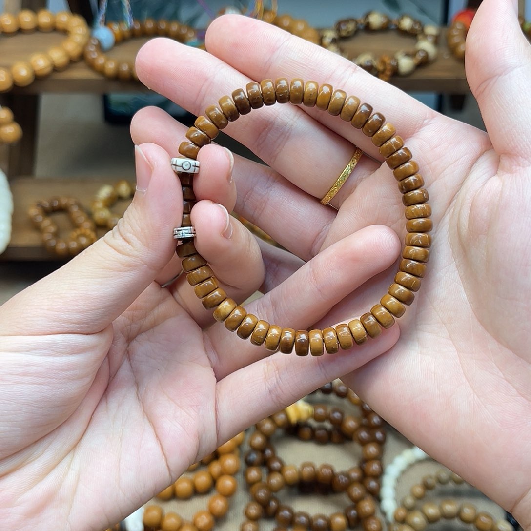 库克手串钱****”搭配阿呆隔片