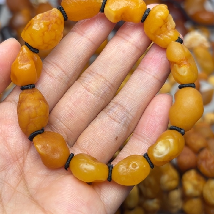 琥珀未镶嵌裸石天然蜜蜡