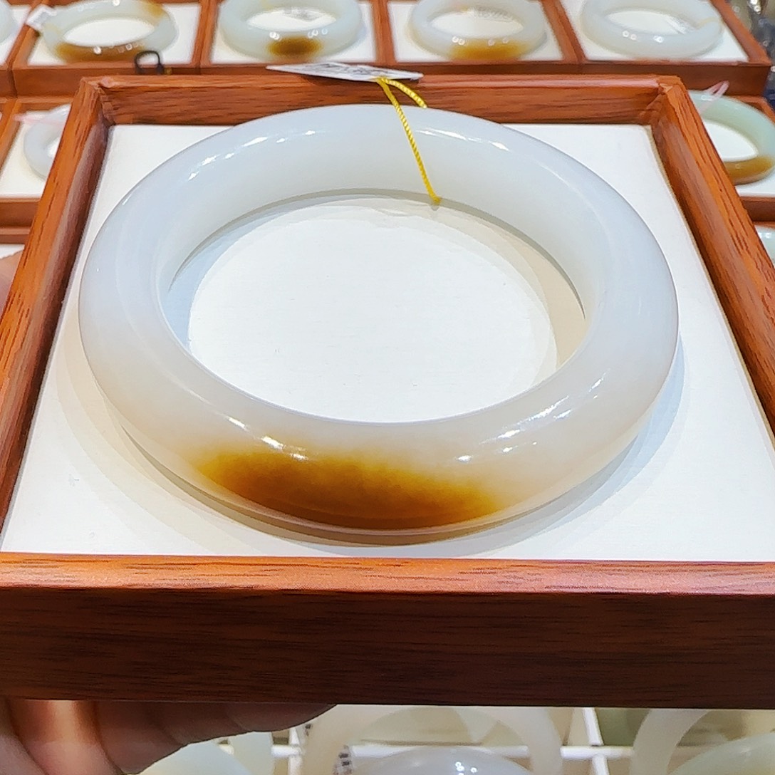 和田玉手镯未镶嵌糖白54