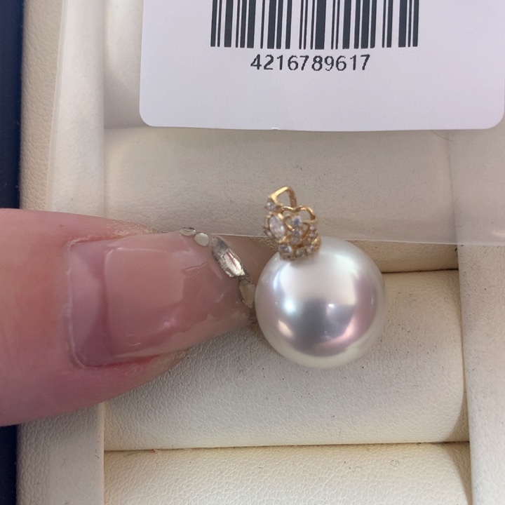 颈饰18K金镶嵌海水珍珠