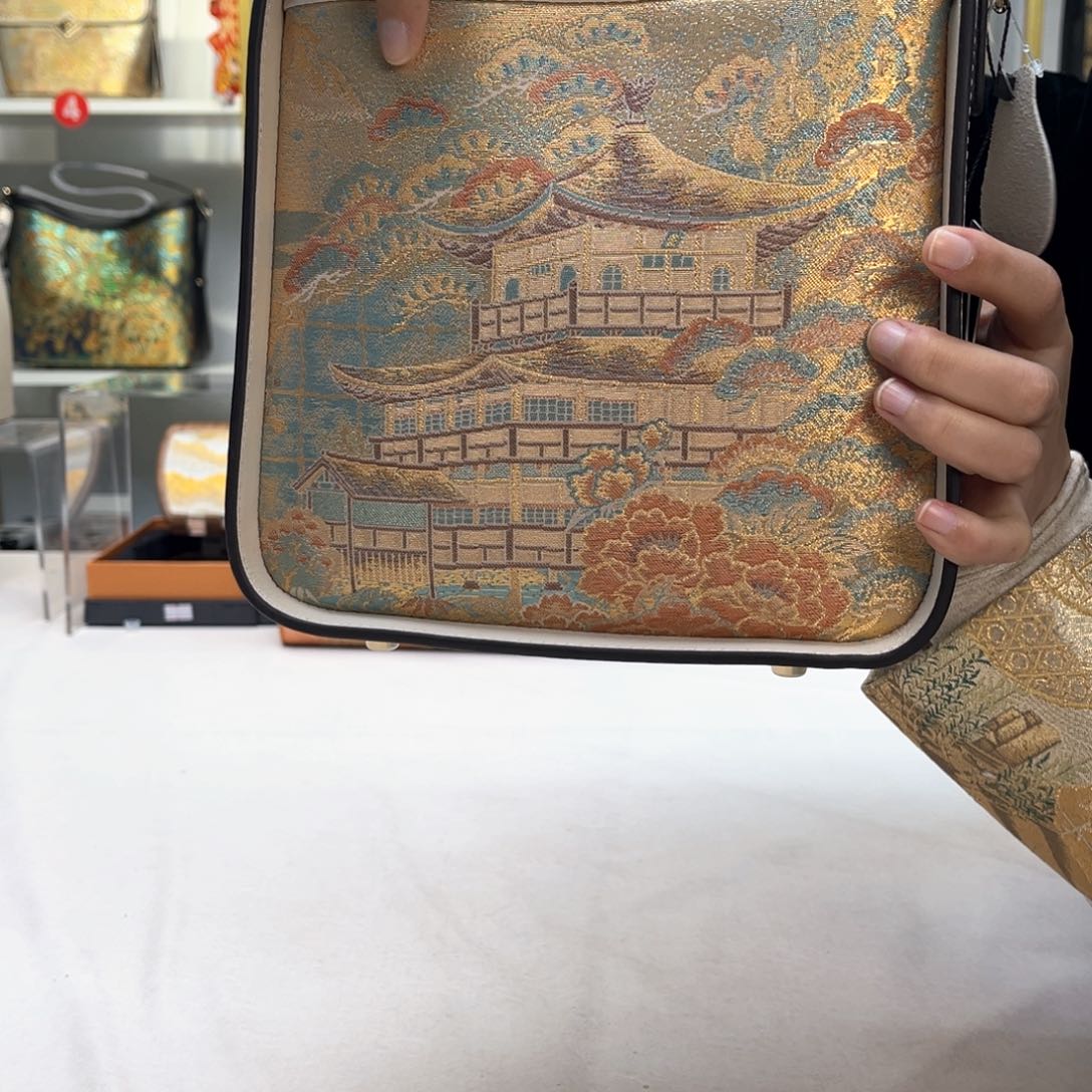 织绣新年浮力大漏漏