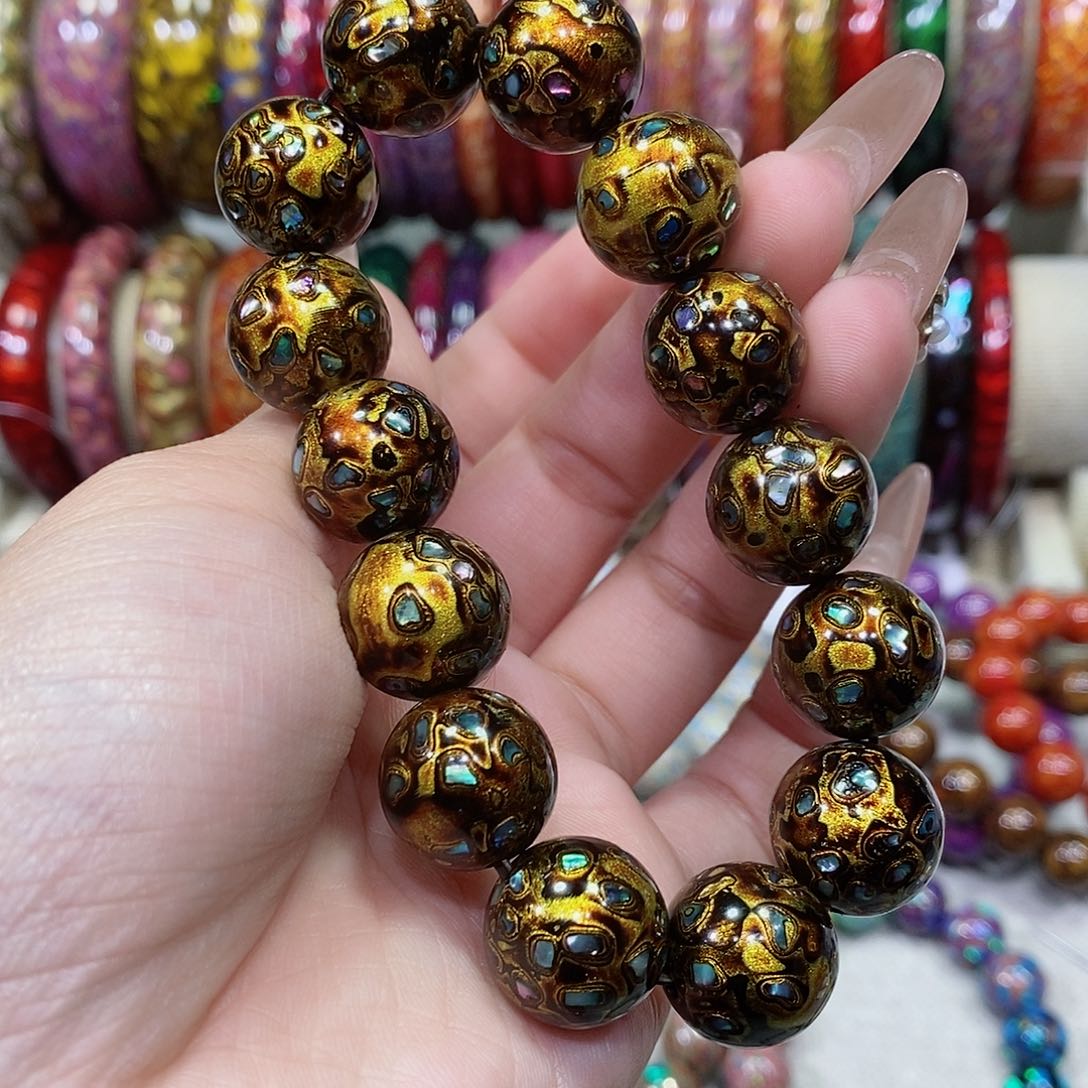 大漆1.5✖️14颗黑金……………………