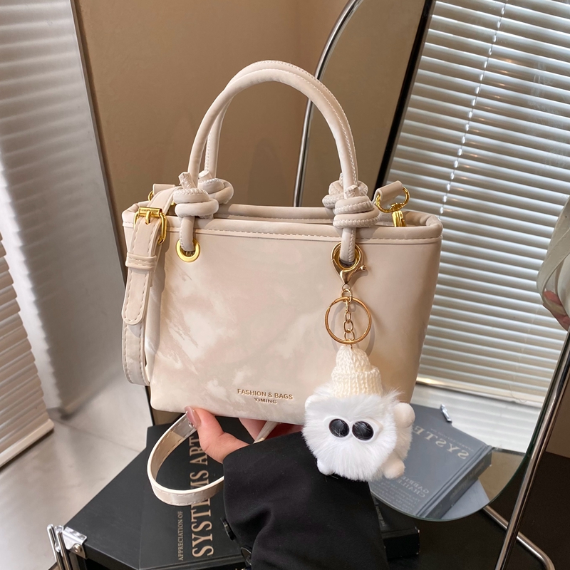 今年流行女士包包2025新款春夏时尚休闲斜挎包爆款超火手提水桶包