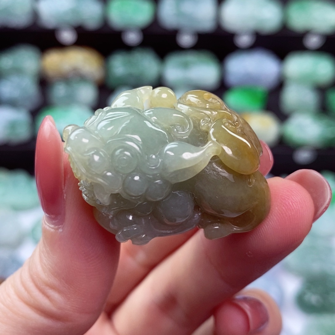 翡翠颈饰未镶嵌天然