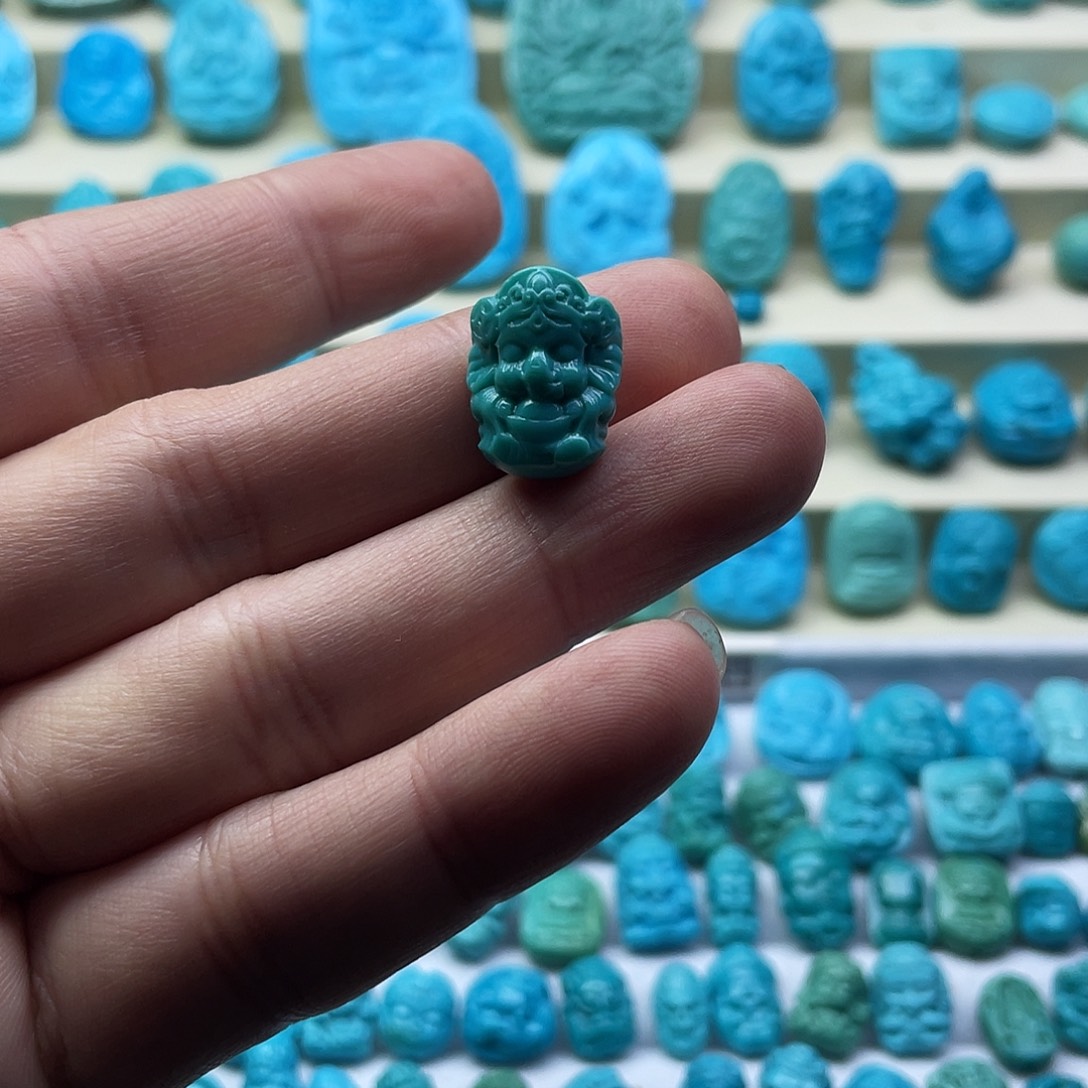 绿松石未镶嵌颈饰