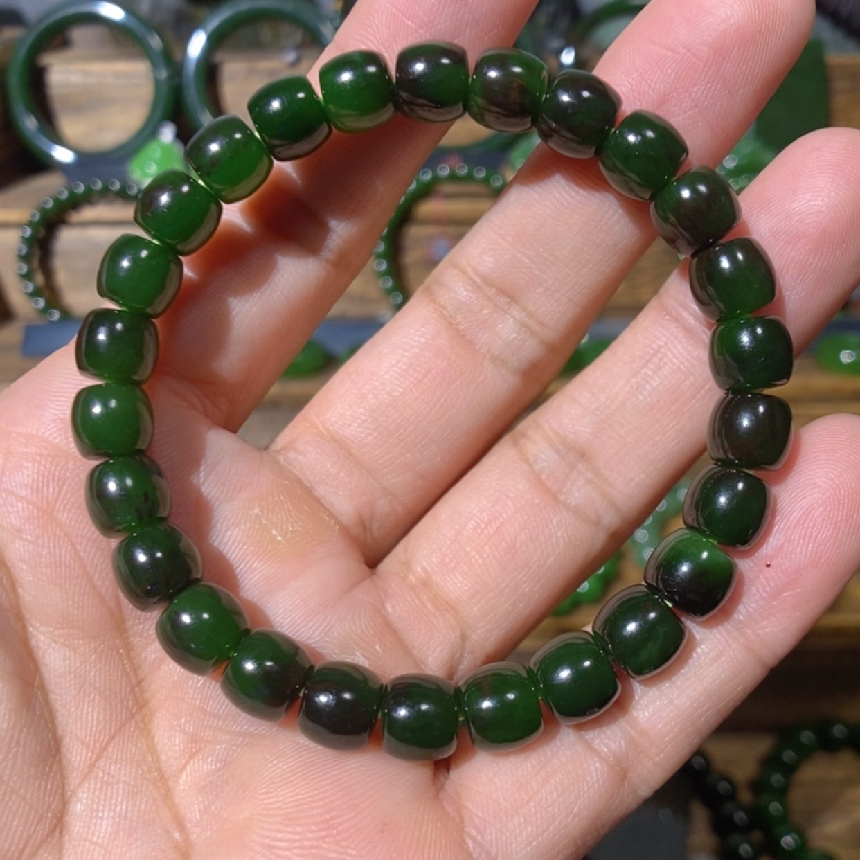 【闪购商品】吊坠(不含链)未镶嵌和田玉俄七红皮菠菜绿手串 8