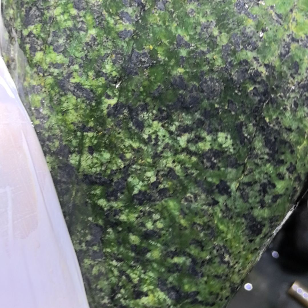 潘***章藏玉药王石原石一个摆件一个