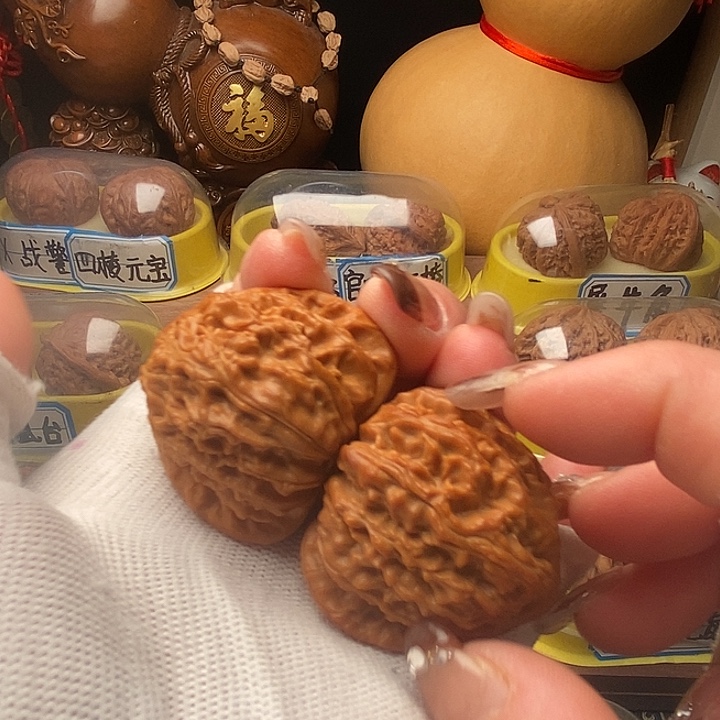 F***k吊坠文玩核桃三角白文玩核桃把件