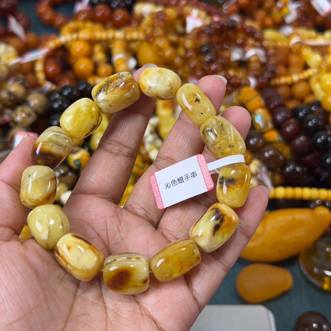 未镶嵌琥珀珠宝奇石513