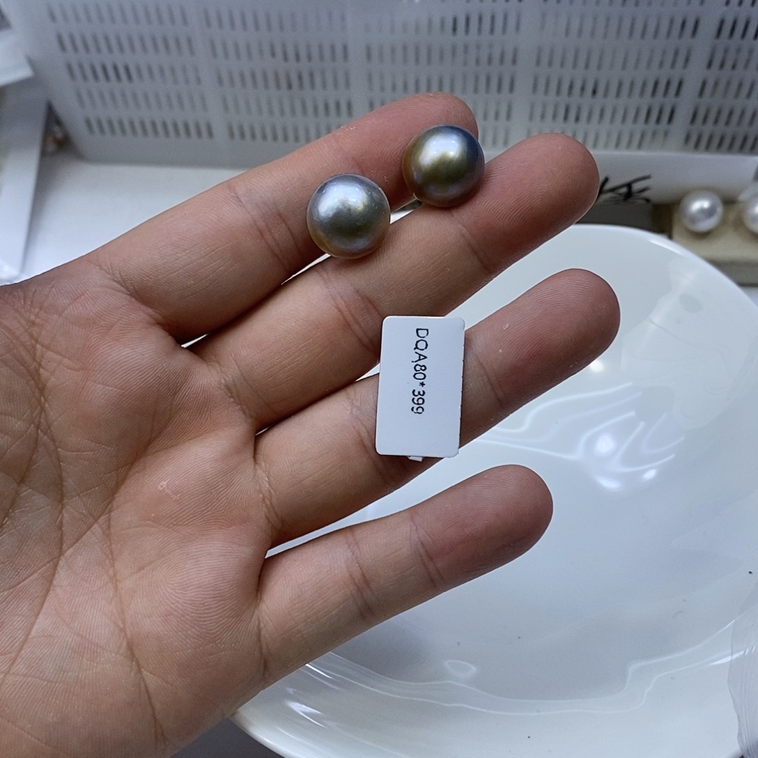 拼合珍珠（马贝珠）耳饰18K金镶嵌