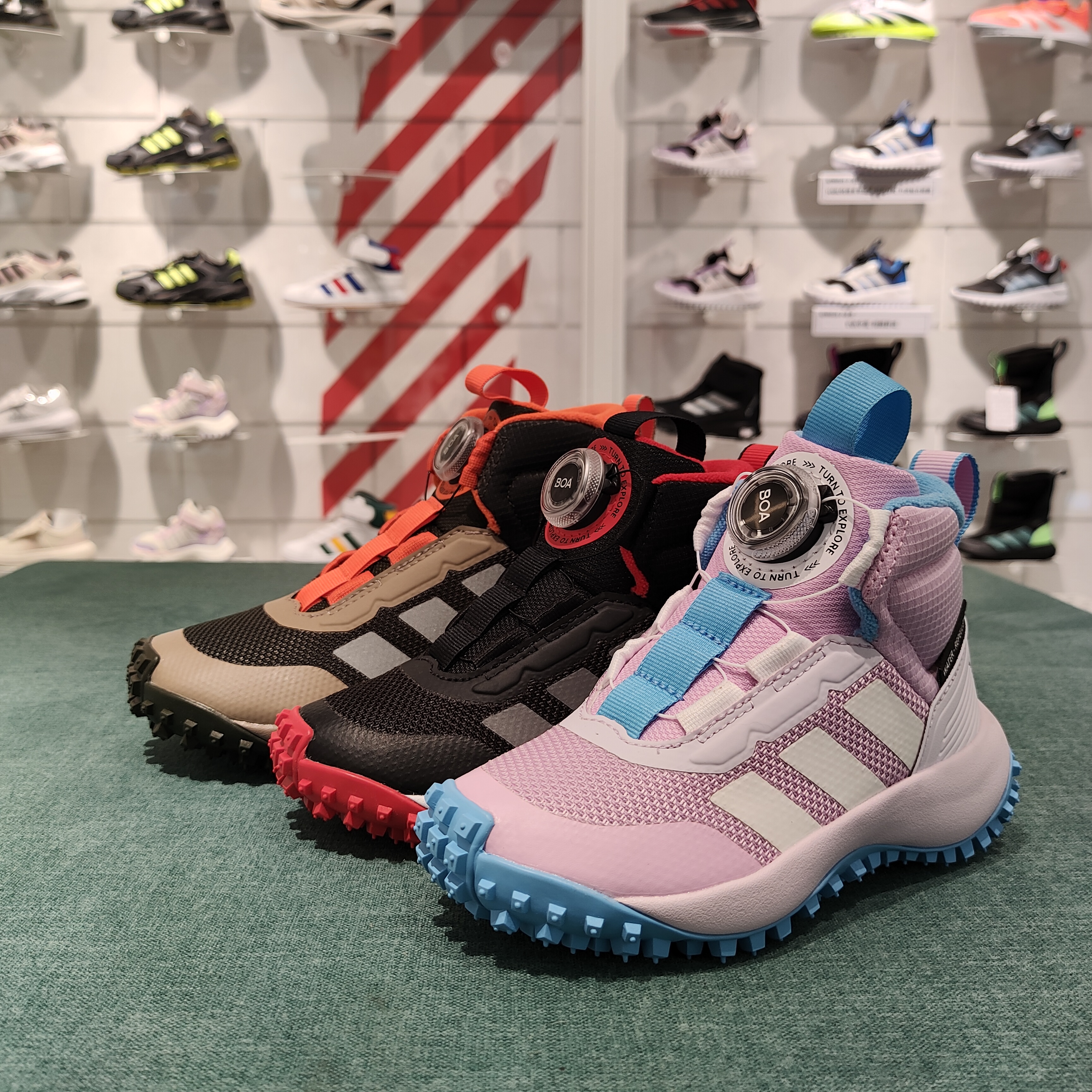 adidas/阿迪达斯儿童25冬新款男女小大童BOA旋转纽扣棉鞋JP6337