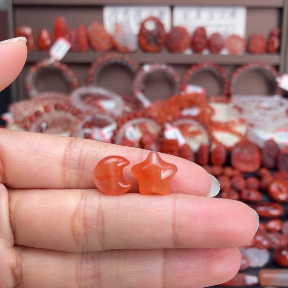 南红玛瑙未镶嵌颈饰月亮星星