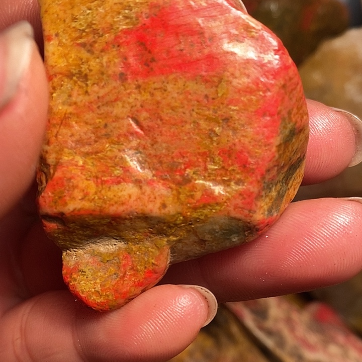 昌化石关**音浙江昌化田黄鸡血石原石