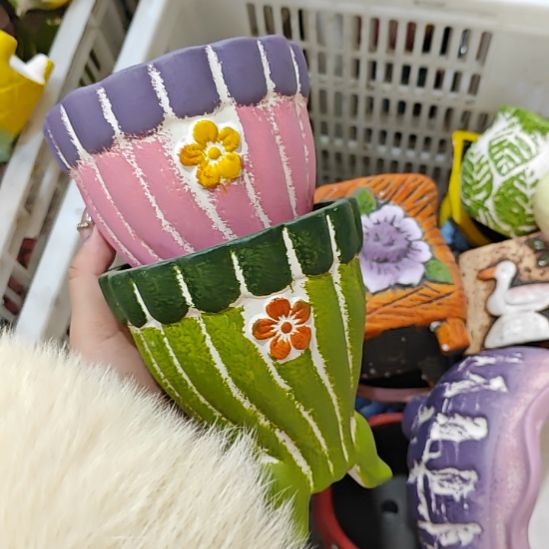 当场凑满15发货，不凑不发，花盆盆口不方不圆有针孔黑点矿点是正常