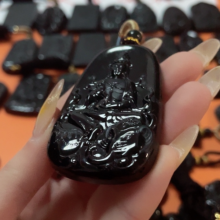 翡翠颈饰未镶嵌冰