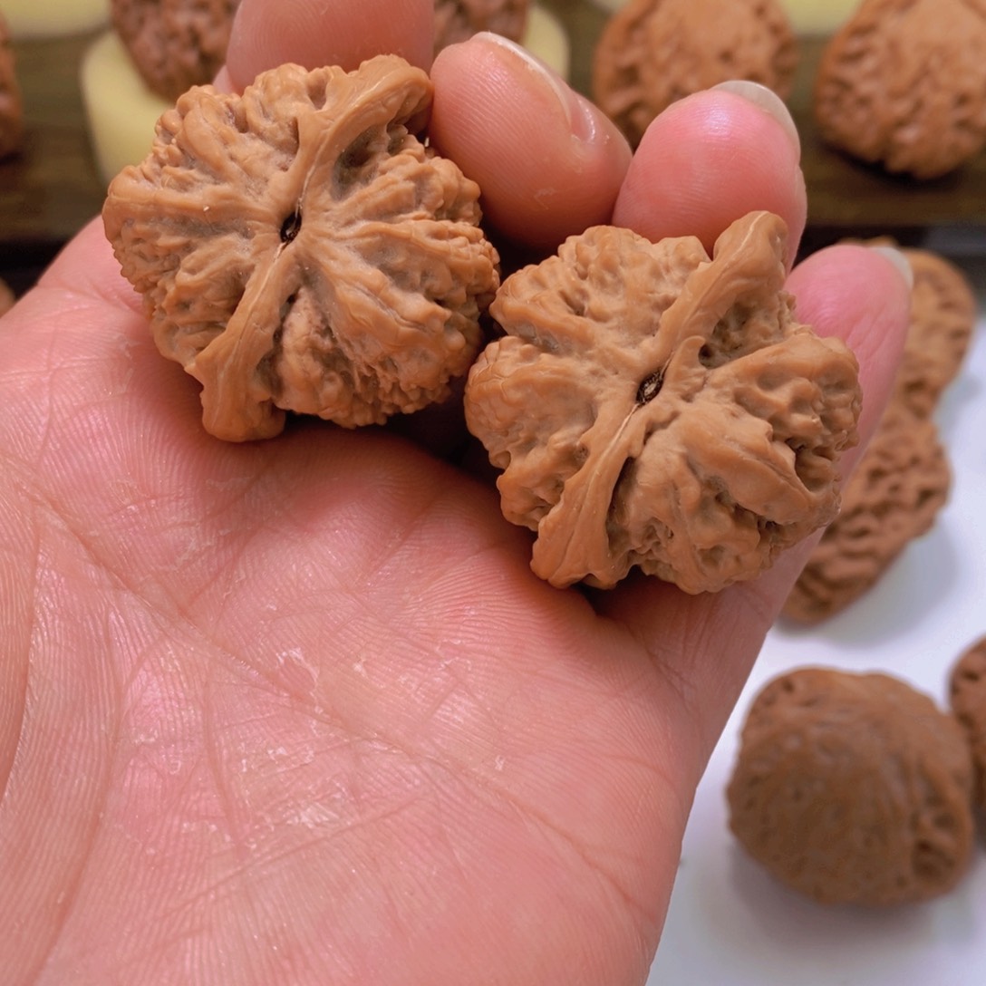 文玩核桃吊坠喜**安文玩核桃